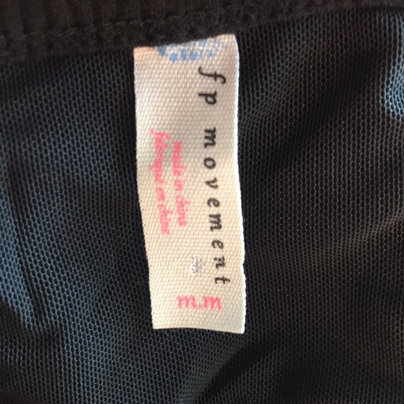 Free People Movement Size Medium Black Headstart Key Hole Cutout Racerback Tank - Picture 10 of 11